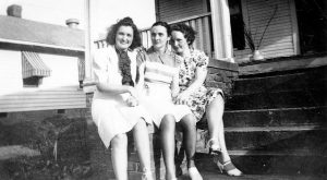 photo 3 women writing a memoir source material